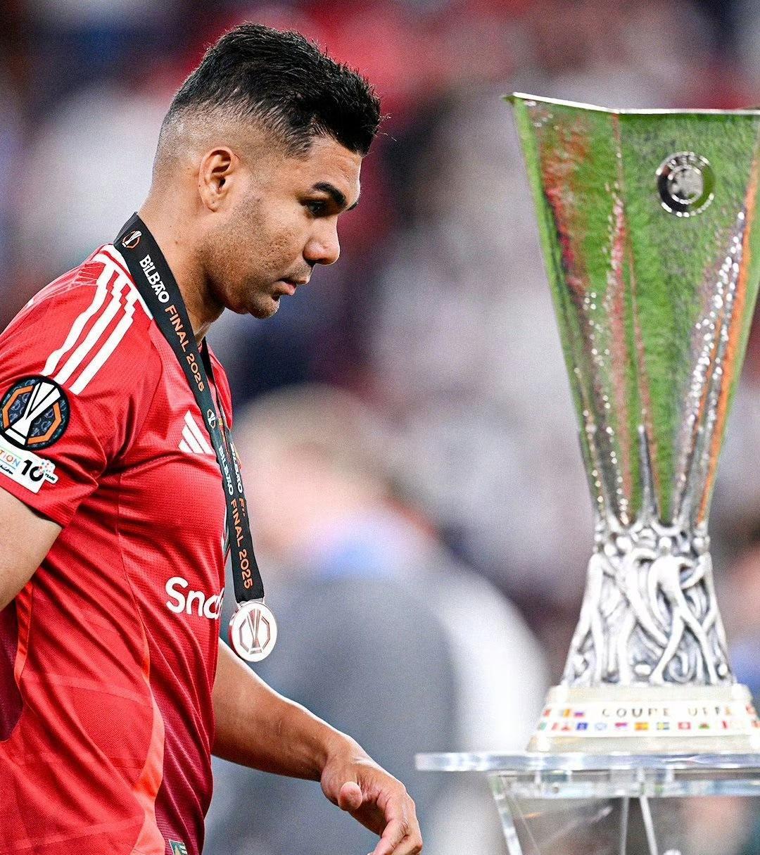 清晨曼联调整名单以备足总杯，遗憾出局环节打磨，气氛紧张，赛程密集仍需轮换的简单介绍-体育社区